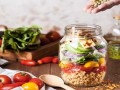  عمان اليوم - خبراء يحذرون من تخزين الطعام في العلب البلاستيكية