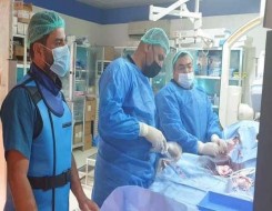  عمان اليوم - فريقٌ طبيٌّ من مستشفى خولة ينجح في إجراء عملية عن طريق قسطرة الأوعية الدماغية بمستشفى صحار
