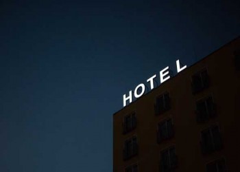  عمان اليوم - "رويال توليب مسقط" الأفضل عربيًا بين فنادق الأربعة نجوم