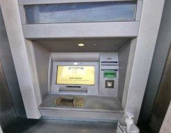  عمان اليوم - طوابير المصريين تعود أمام ماكينات الصراف وأزمة السيولة تتكرر