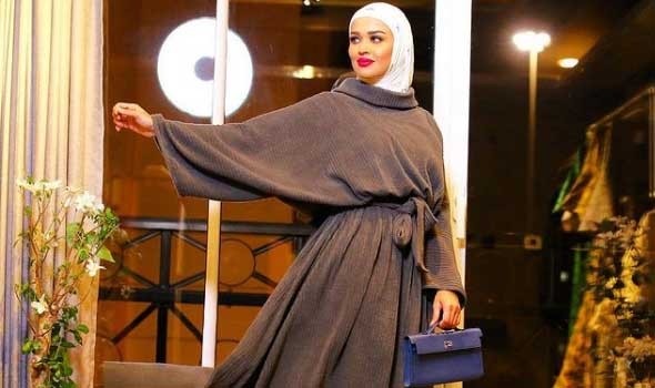  عمان اليوم - فساتين سهرة بموديلات محتشمة من عروض أزياء 2023