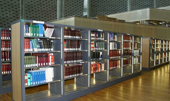  عمان اليوم - وصول أكبر مكتبة عائمة في العالم إلى ميناء السلطان قابوس