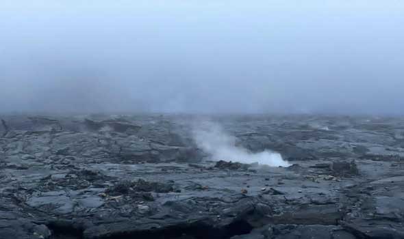  عمان اليوم - بركان ماونت مارابى فى إندونيسيا ينفث حممه وسط تأهب لإجلاء السكان