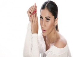  عمان اليوم - دينا الشربيني تقدم تجربة غنائية جديدة مع المطرب "أبو" للمرة الأولى في مسيرتها