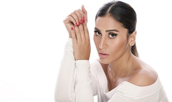 عمان اليوم - دينا الشربيني تقدم تجربة غنائية جديدة مع المطرب "أبو" للمرة الأولى في مسيرتها