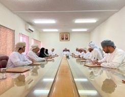  عمان اليوم - فريق التقصي الوبائي في مسندم يناقش خطة مكافحة بعوضة الزاعجة المصرية