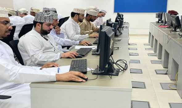  عمان اليوم - وزارة العمل العُمانية تستهدف ألفي فرصة تدريبية على رأس العمل في المؤسسات الصغيرة والمتوسطة