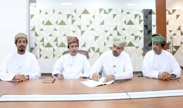  عمان اليوم - وزارة النقل والاتصالات العمانية توقع اتفاقية تمويل سلاسل الإمداد مع وزارة المالية