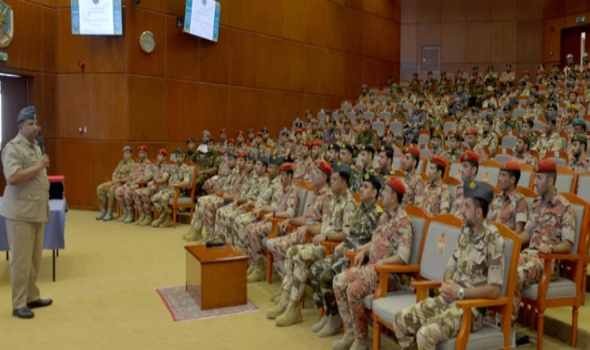  عمان اليوم - الرئيس الباكستاني يستقبل رئيس الأركان قوات السلطان المسلحة بحري عبدالله