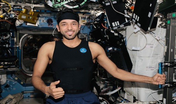  عمان اليوم - الرائد الفضائي الإماراتي النيادي يوثق كارثة من الفضاء على وشك الحدوث