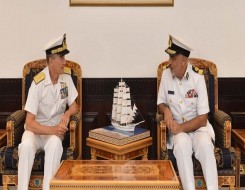  عمان اليوم - قائد البحرية السُّلطانية بالإنابة يستقبل مسؤولاً عسكريًّا إيطاليًّا