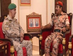  عمان اليوم - قائدُ الجيش السُّلطاني العُماني بالإنابة يستقبل آمر كلية ساندهيرست العسكرية البريطانية