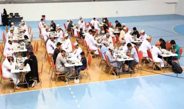64 مشاركا ومشاركة في بطولة محافظة جنوب الباطنة الدولية المفتوحة للشطرنج الخاطف