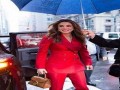  عمان اليوم - الملكة رانيا تتألق بالبدلة الكلاسيكية الحمراء