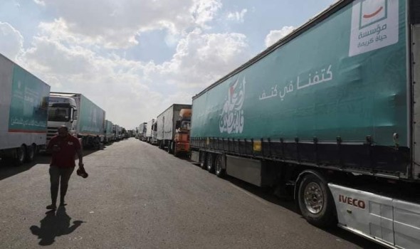  عمان اليوم - 20 شاحنة غذاء ودواء تعبر رفح إلى غزة وإسرائيل توجه المساعدات جنوباً وتمنع الوقود