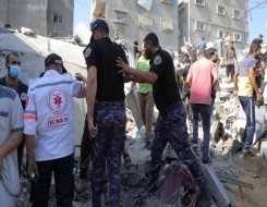  عمان اليوم - مقتل 19 شخصًا على الأقل في غارات وسط قطاع غزة والجيش الإسرائيلي يُعلن نزوح نحو 300 ألف شخص من شرق رفح