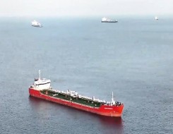  عمان اليوم - "بريتش بتروليوم" تُعلق عمليات عبور ناقلات النفط عبر البحر الأحمر بسبب هجمات الحوثيين