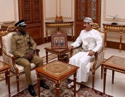  عمان اليوم - وزير المكتب السُّلطاني يستقبل المفتش العام للشرطة بتنزانيا