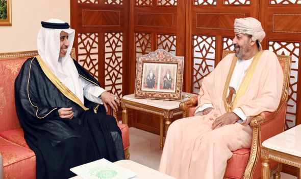 وزير الداخلية العماني يستقبل الأمين العام لمجلس وزراء الداخلية العرب