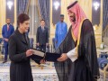  عمان اليوم - ولي العهد السعودي يستقبل صفية السهيل و يقبل إعتمادها كسفير فوق العادة لبغداد في المملكة