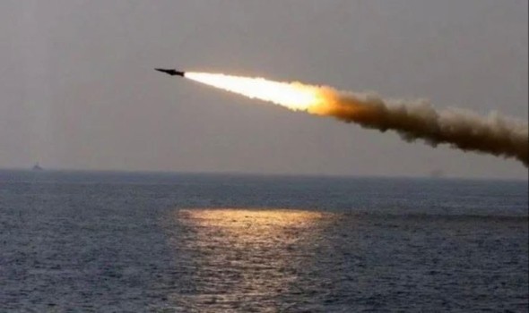 وقوع حادثة قرب اليمن وتوصيات للسفن بتوخي الحذّر عقب إطلاق ميليشيات الحوثي صاروخًا في اتجاه البحر