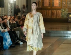  عمان اليوم - "تراكيب" تُقدم ملابس منسوجة في "بني جمرة" بمعرض عالمي للأزياء في لندن