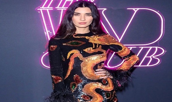  عمان اليوم - توبا بويوكستون تفاجئ الجمهور بدور راقصة في فيلم سلطانة