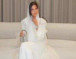  عمان اليوم - 6 تنسيقات عصرية باللون الأبيض للمحجبات لإطلالة أنيقة في المناسبات