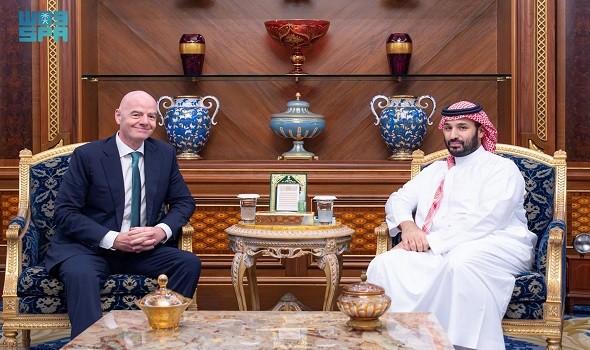  عمان اليوم - ولي العهد السعودي يلتقي رئيس الاتحاد الدولي لكرة القدم لبحث التعاون الرياضي