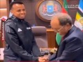  عمان اليوم - صوماليون يطلقون حملة تبرعات لدعم الحكم الدولي عمر عبد القادر عرتان بعد استبعاده من مونديال 2026