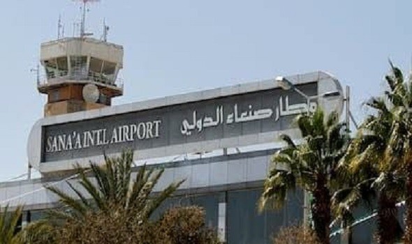  عمان اليوم - استهداف مدرج مطار صنعاء لمنع هبوط طائرة إيرانية وتبادل الاتهامات بين الحكومة اليمنية والحوثيين حول التصعيد الجديد