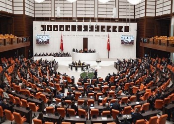  عمان اليوم - البرلمان التركي يُقر قانوناً تاريخياً لنزع سلاح حزب العمال الكردستاني وحله