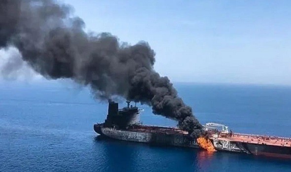  عمان اليوم - إيران تعلن احتراق ناقلة نفط في خليج عُمان وغرق سفينة حاويات بمضيق هرمز