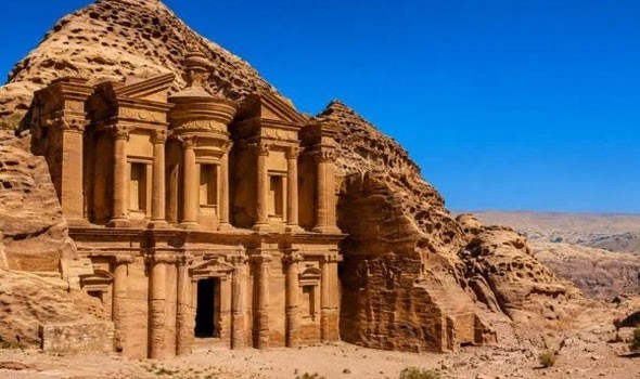  عمان اليوم - الأردن في الخريف وجهات تكتسي بألوان الطبيعة الساحرة